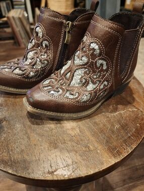 Ariat Brown Leather Ankle Boots with Silver Glitter Inlay Toddler Girls 10